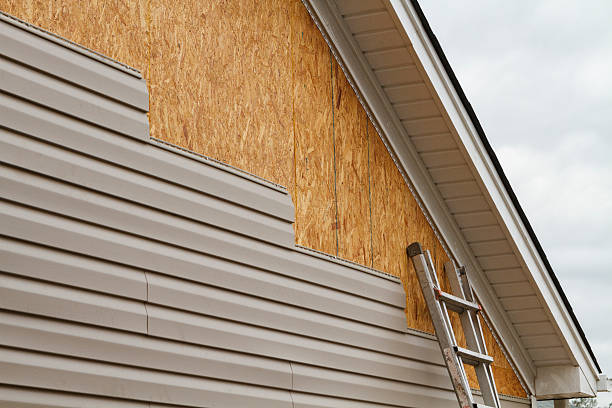 Professional Wood Siding technician working in Topsfield, MA